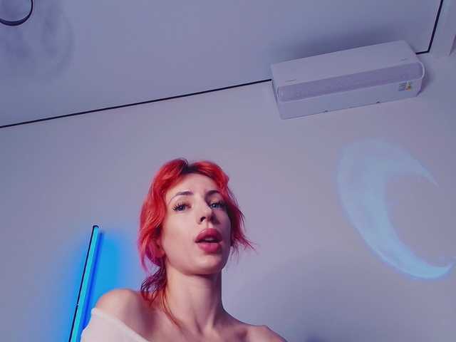 MeowRoslavaa live cam on BongaCams