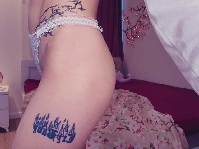MeowRoslavaa live cam on BongaCams