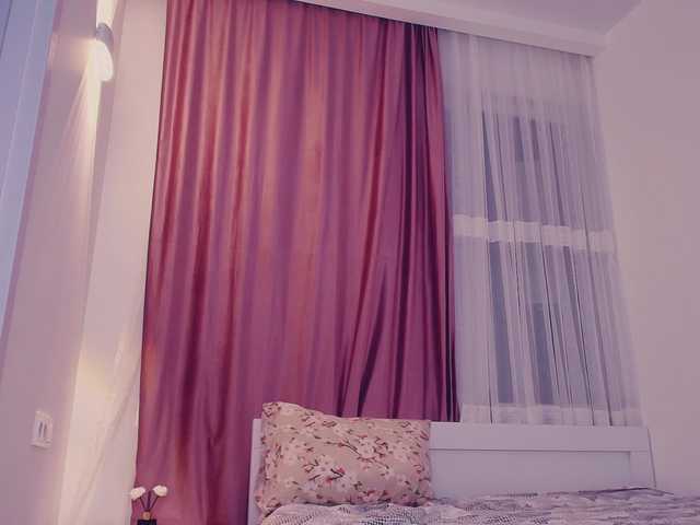 MeowRoslavaa live cam on BongaCams