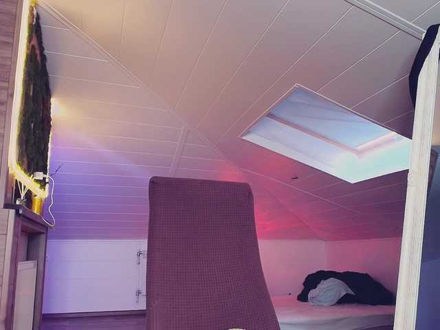 MeowRoslavaa live cam on BongaCams