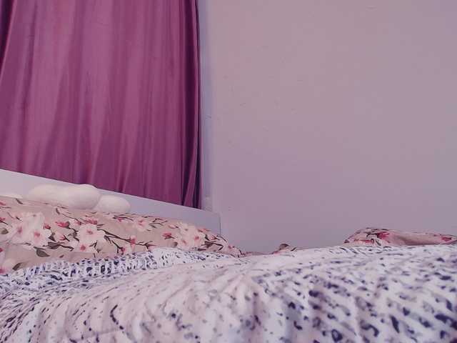 MeowRoslavaa live cam on BongaCams