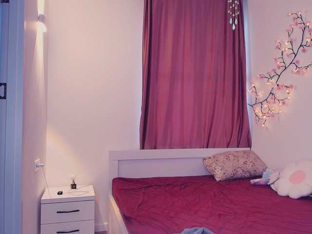 MeowRoslavaa live cam on BongaCams