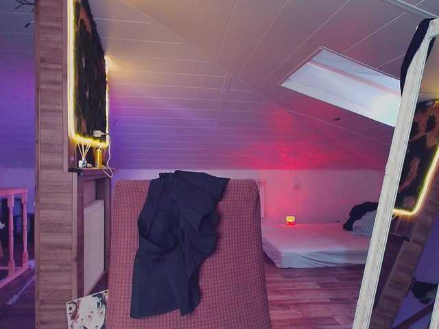 MeowRoslavaa live cam on BongaCams