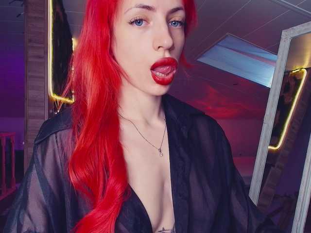 MeowRoslavaa live cam on BongaCams