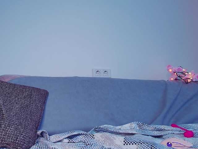 MeowRoslavaa live cam on BongaCams