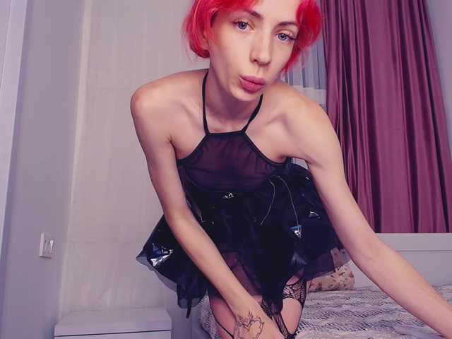 le modèle MeowRoslava est en webcam porno dans un show sur le site bongacams, il possède les tags suivants: White/Caucasian,Redhead,Shaved