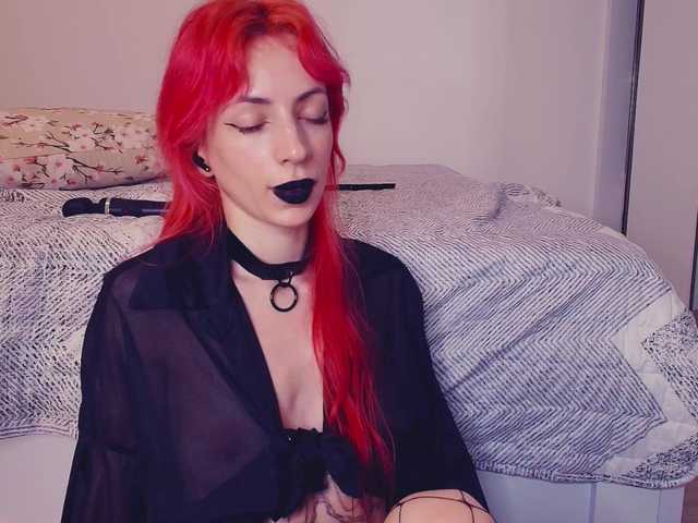 MeowRoslavaa live cam on BongaCams