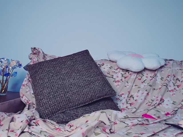 MeowRoslava live cam preview