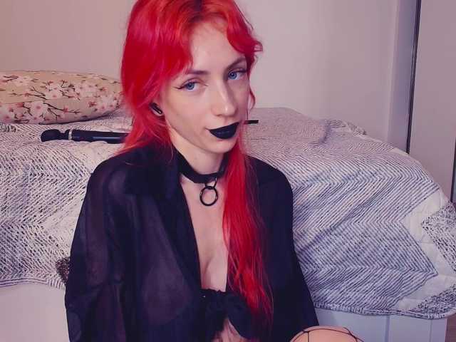 MeowRoslavaa live cam on BongaCams