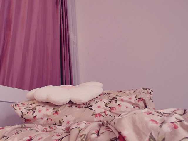 MeowRoslavaa live cam on BongaCams