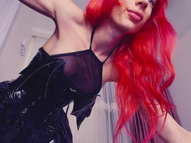 MeowRoslavaa live cam on BongaCams