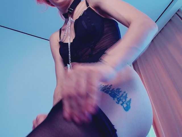 MeowRoslavaa live cam on BongaCams
