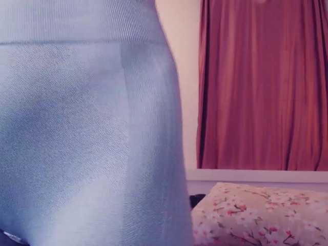 MeowRoslavaa live cam on BongaCams