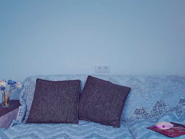 MeowRoslavaa live cam on BongaCams