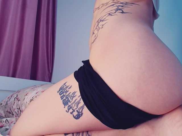 MeowRoslavaa live cam on BongaCams