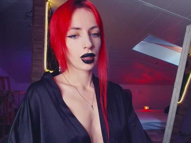 MeowRoslavaa live cam on BongaCams