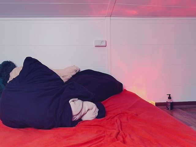 MeowRoslavaa live cam on BongaCams