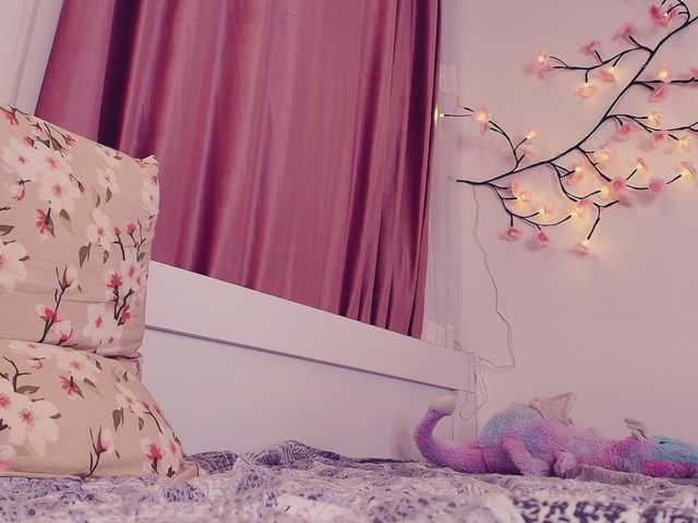 MeowRoslavaa live cam on BongaCams