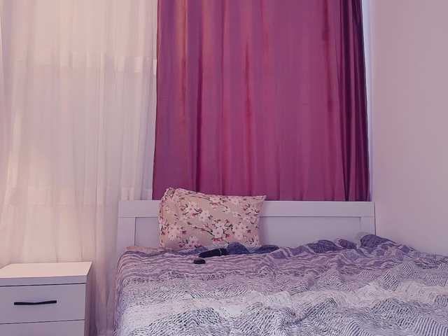 MeowRoslavaa live cam on BongaCams