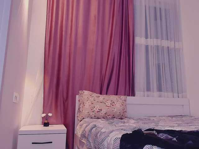 MeowRoslavaa live cam on BongaCams