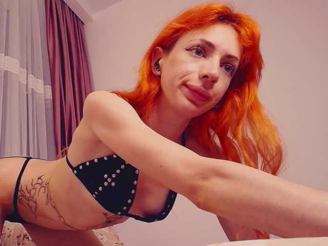MeowRoslavaa live cam on BongaCams