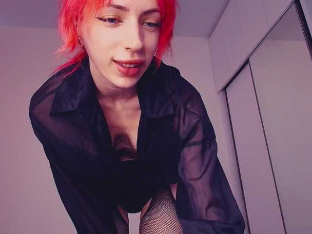 MeowRoslavaa live cam on BongaCams