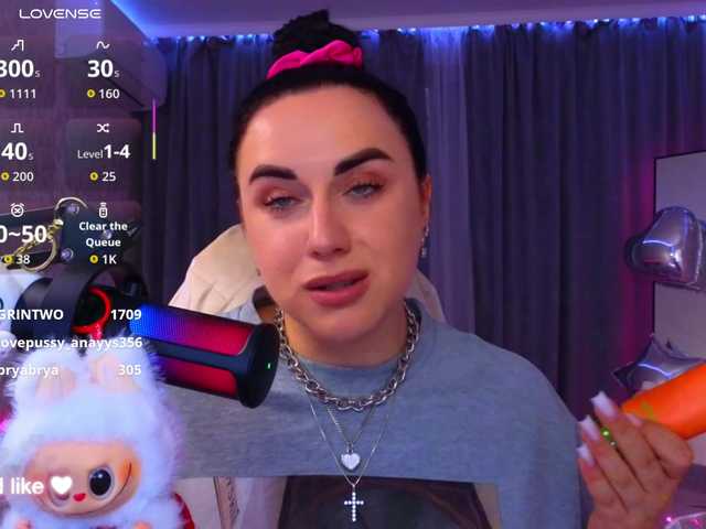 YURIEVNA13 live cam on BongaCams