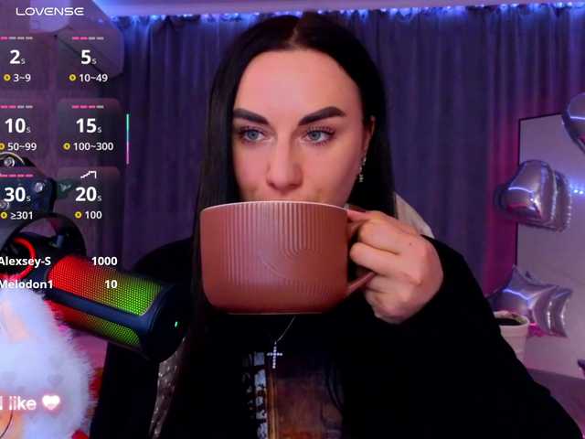 YURIEVNA13 live cam preview