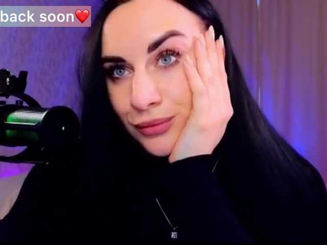 YURIEVNA13 live cam on BongaCams