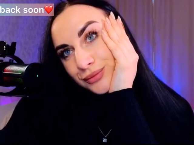 YURIEVNA13 live cam on BongaCams
