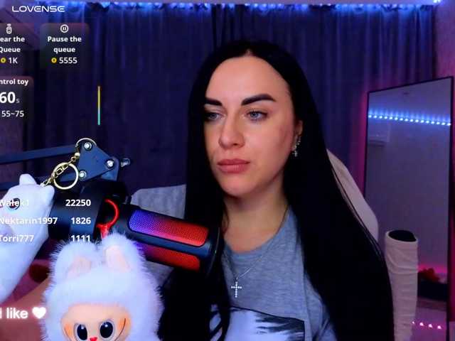 YURIEVNA13, en directo ahora en BongaCams
