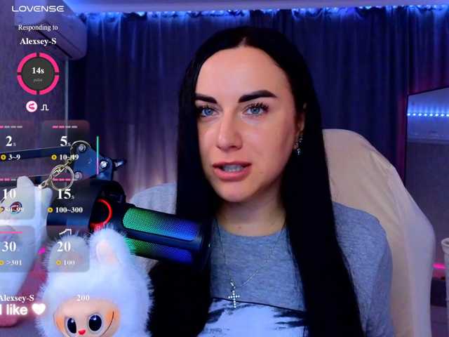 YURIEVNA13 live cam on BongaCams