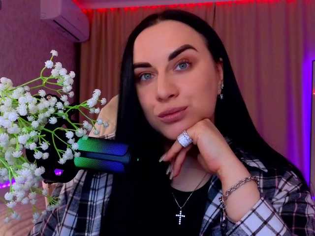 YURIEVNA13 live cam on BongaCams