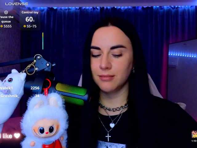 YURIEVNA13 live cam preview
