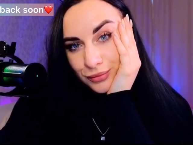 YURIEVNA13 live cam preview