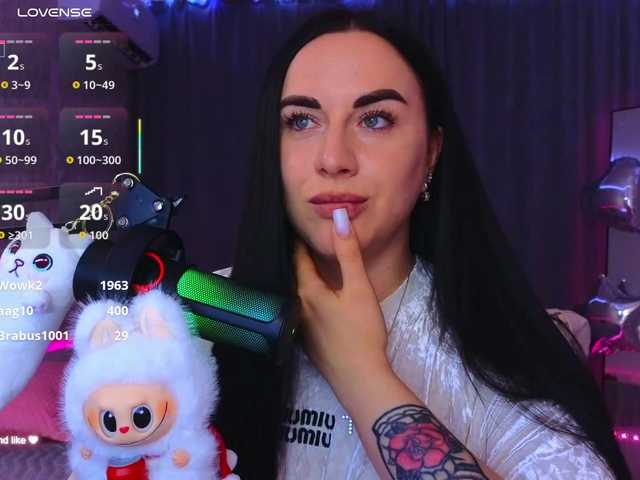 YURIEVNA13 live cam on BongaCams