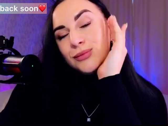 YURIEVNA13 live cam preview