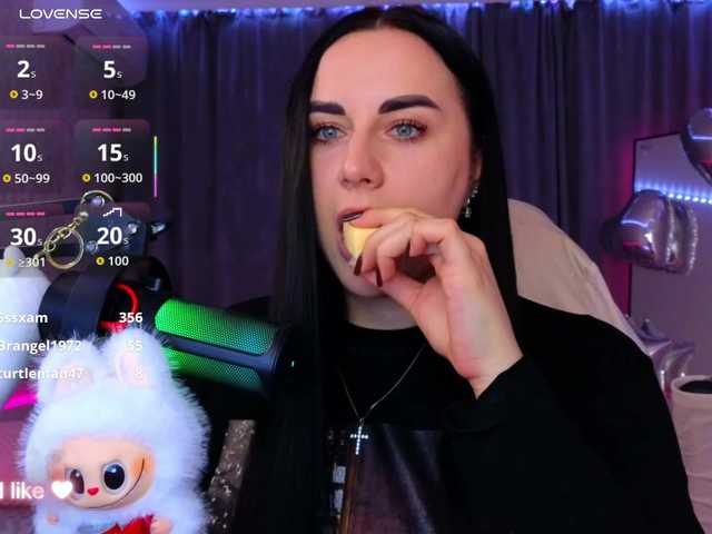 YURIEVNA13 live cam on BongaCams