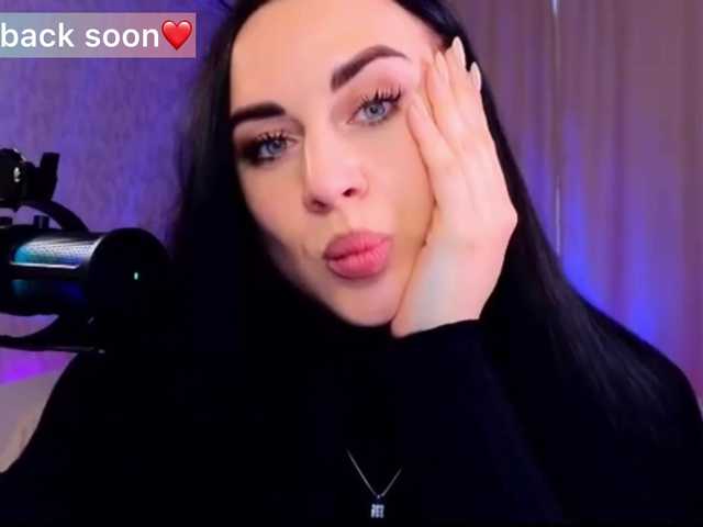 YURIEVNA13 live cam on BongaCams