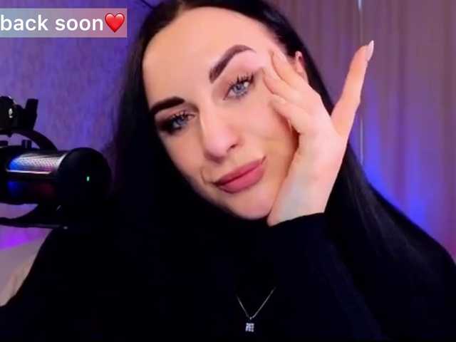 YURIEVNA13 live cam on BongaCams