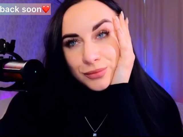 YURIEVNA13 live cam preview