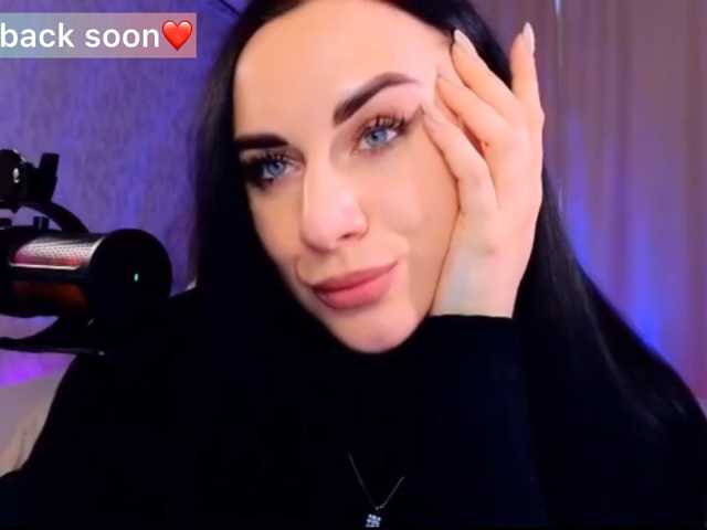 YURIEVNA13 live cam preview