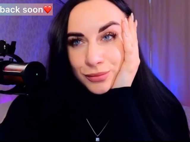 YURIEVNA13 live cam on BongaCams