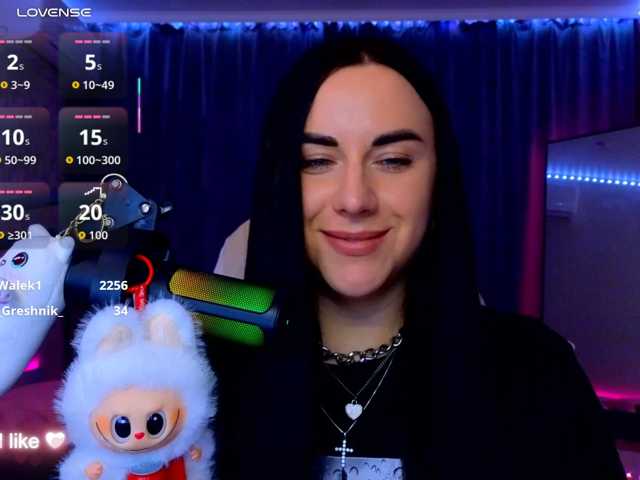 YURIEVNA13 live cam on BongaCams