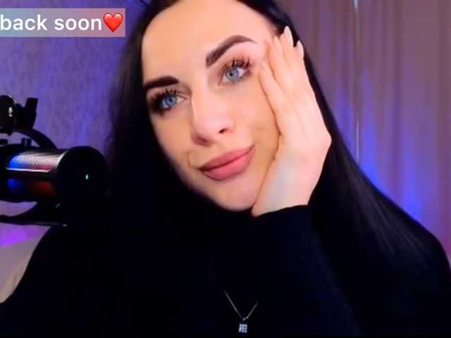 YURIEVNA13 live cam on BongaCams