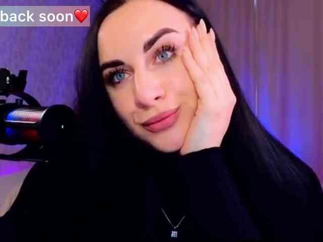 YURIEVNA13 webcam