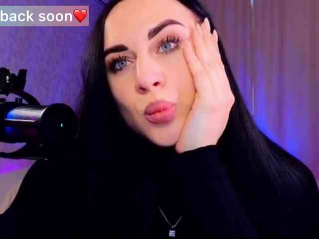 YURIEVNA13 webcam