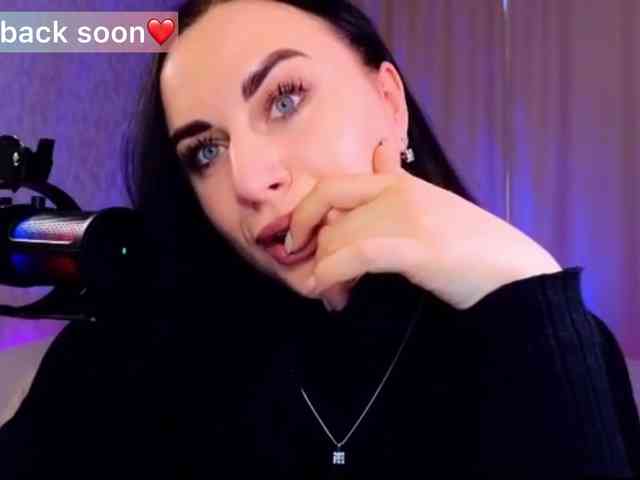 YURIEVNA13 webcam