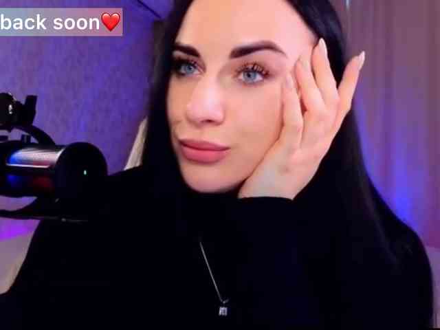 YURIEVNA13 webcam