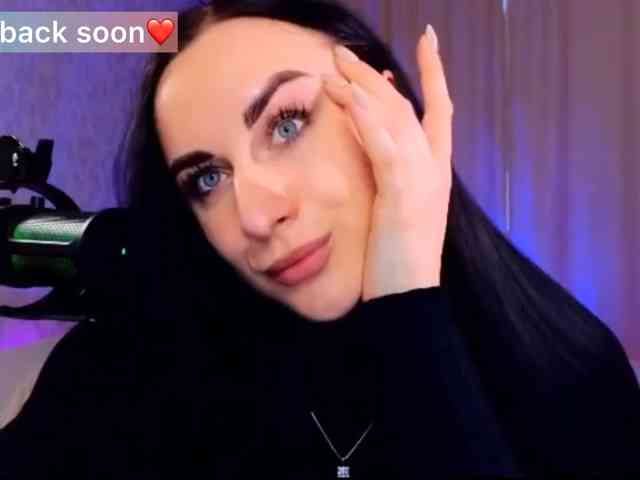 YURIEVNA13 webcam